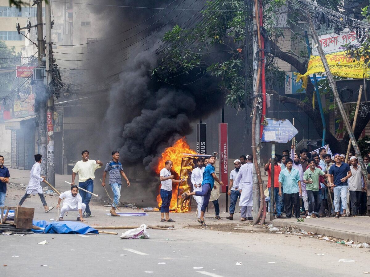    Беспорядки, вызванные протестами против системы квот на государственные должности в Бангладеше© AFP 2024
