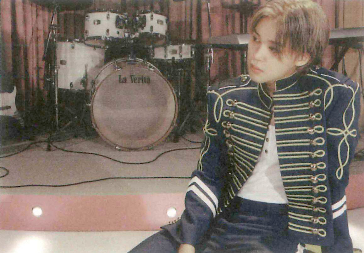 Сканы из фотобука альбома MUSE