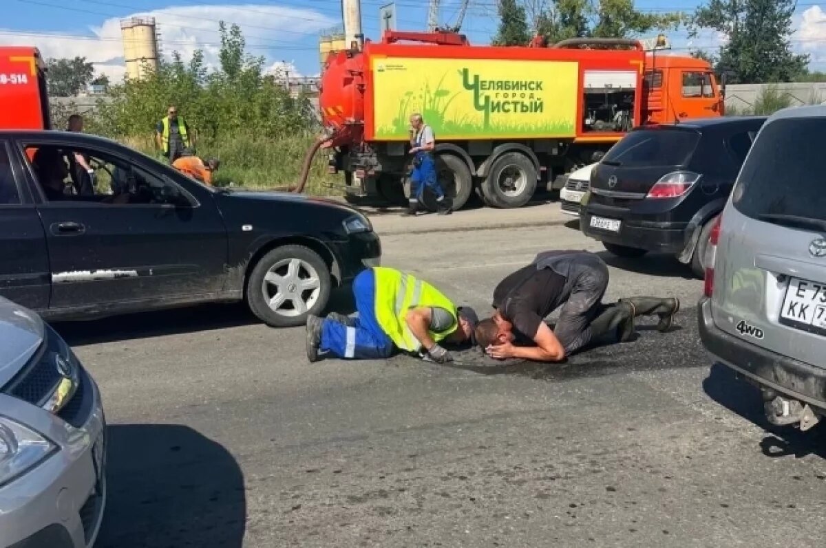    Причиной размыва улицы Линейной в Челябинске назвали забитую ливневку