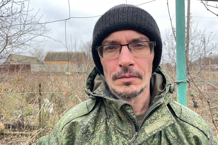    Писатель Даниил Туленков стал известным, написав книгу, посвященную службе в рядах штрафников, бывших заключенных, согласившихся подписать контракт с Родиной, среди которых оказался и он сам.   
Фото предоставлено Даниилом Туленковым