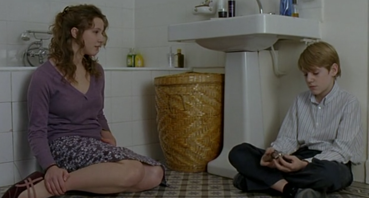 Кадры из к/ф. Жульен с сестрой.