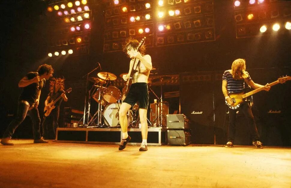 Тур AC / DC on the Back In Black