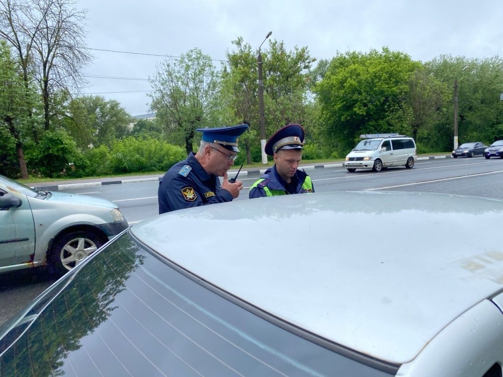 В Твери приставы ушли в рейд с ДПС, чтобы должники рассчитались с долгами