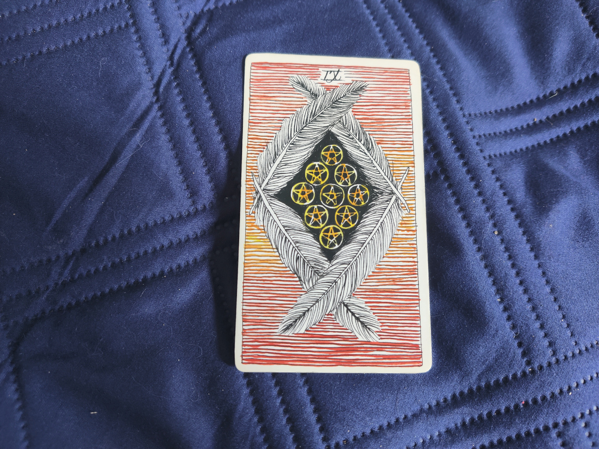 Ваши молитвы будут услышаны, до конца месяца к вам придет очень большая сумма денег, которую вы так давно ждали. И придет она не просто так, а за ваши заслуги, возможно вы найдете действительно ту работу, которая будет не просто приносить удовольствие, но и хорошо оплачиваться, ведь здесь вы проходите как профессионал своего дела, как человек, который заслужил обладать такими большими деньгами, поскольку раньше ваши труды не были оценены по достоинству, сейчас к вам идёт положительная отдача долга в вашу пользу 🪷