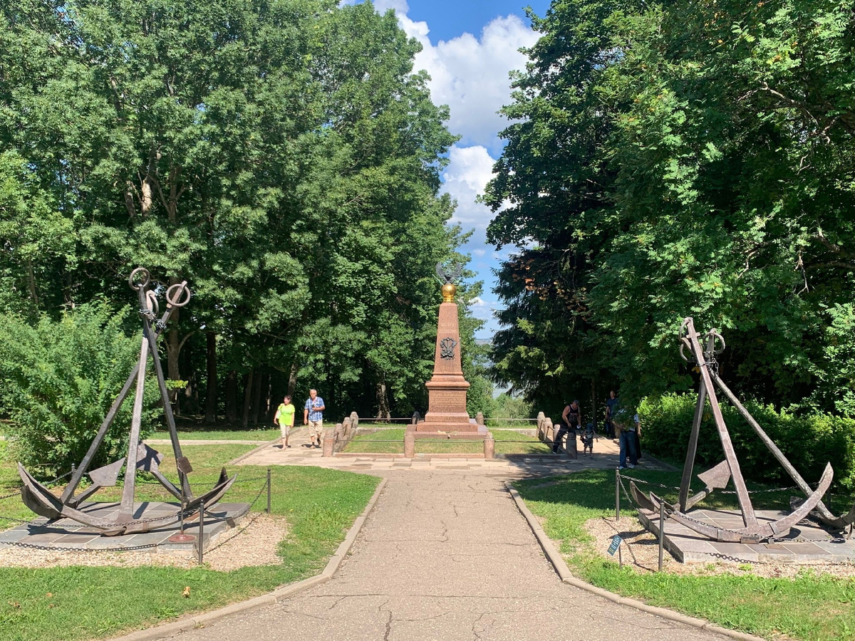 Музей-усадьба "Ботик Петра I" в Переславле-Залесском: на территорию музейного парка нам разрешили пройти с собакой