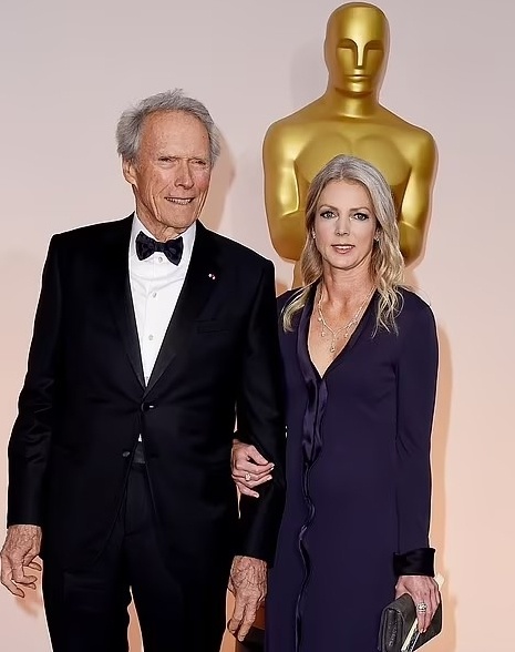 https://i.dailymail.co.uk/1s/2024/07/19/18/87547389-13652525-Eastwood_and_Sandera_met_when_she_worked_as_a_restaurant_hostess-m-18_1721408777951.jpg