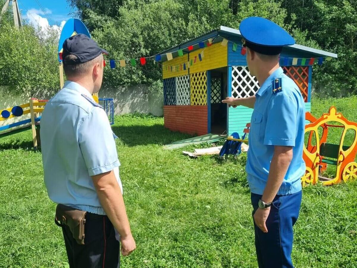    Место происшествия, где во время прогулки на территории детского дома-интерната погиб малолетний ребенок в городе Вышнем Волочке© Фото : Прокуратура Тверской области/Telegram