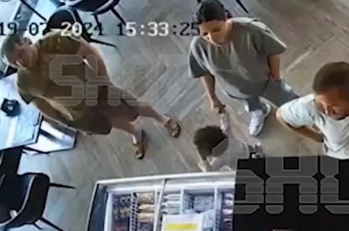    Появились кадры начала конфликта до избиения ресторатора Бабанова