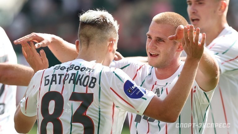    Алексей Батраков и Сергей Пиняев.Александр Федоров