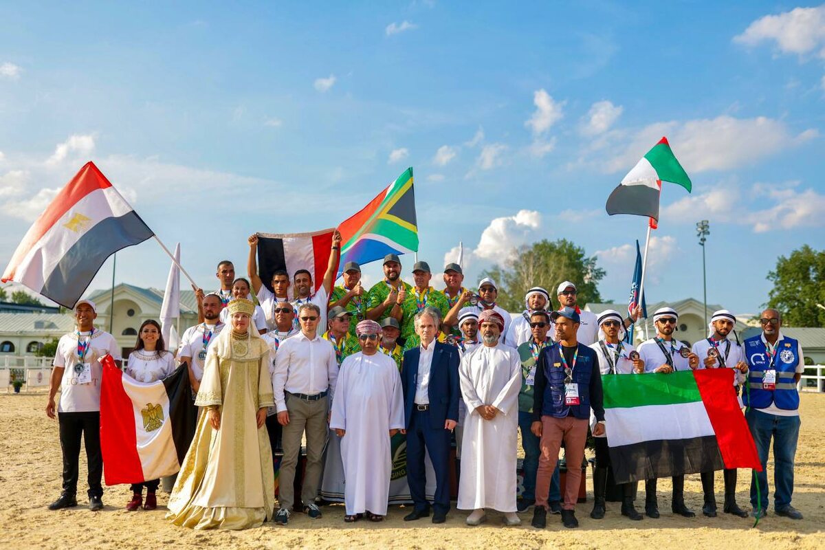 Призеры второго дня соревнований  Египет, Юар и ОАЭ, а так же представители федерации конного спорта России и шейх Мохаммед Исса аль-Файруз( президент федерации тентпеггингга (ITPF) и вице-президент ITPF по исполнительным вопросам шейх Анис аль-Маммари.