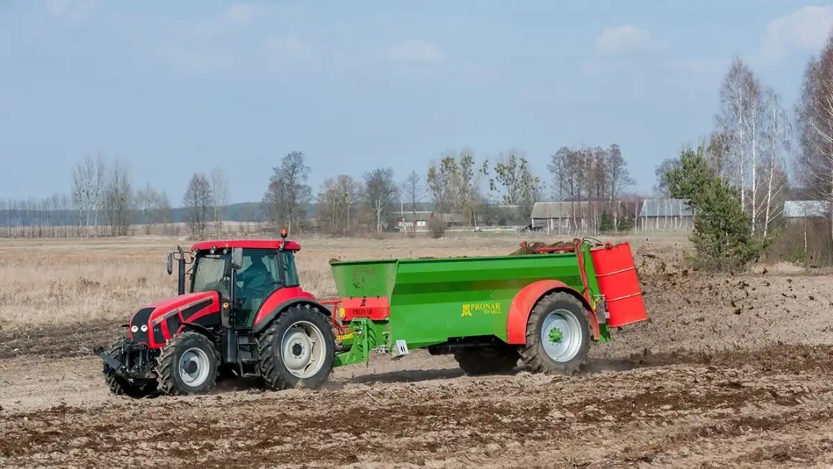 Фото:Pronar Разбрасыватель органических удобрений Pronar NV161/2