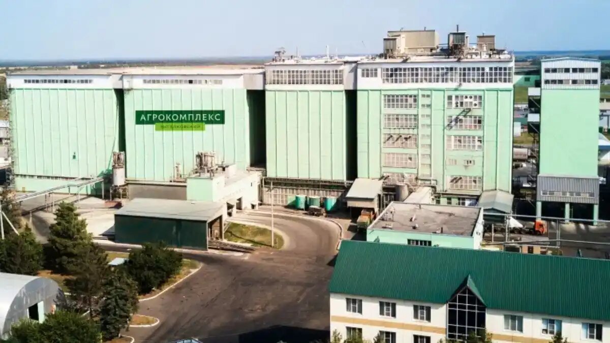 Фото:пресс-служба Агрокомплекса им. Н. И. Ткачева С Агрокомплекса Ткачева пытались взыскать ущерб из-за навала навоза