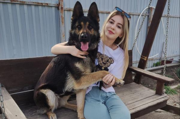 Герда с хозяйкой Викторией Конновой.