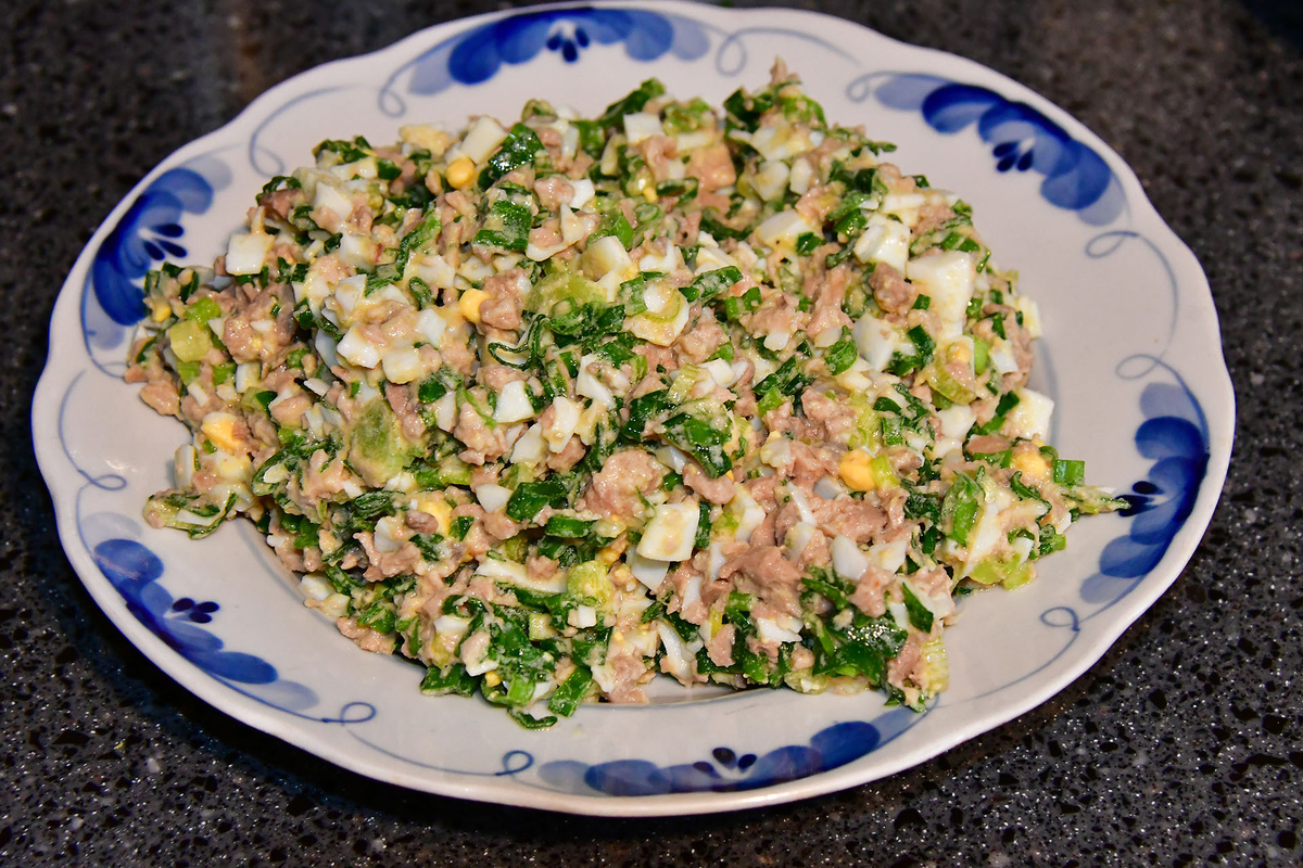 Салат из печени трески