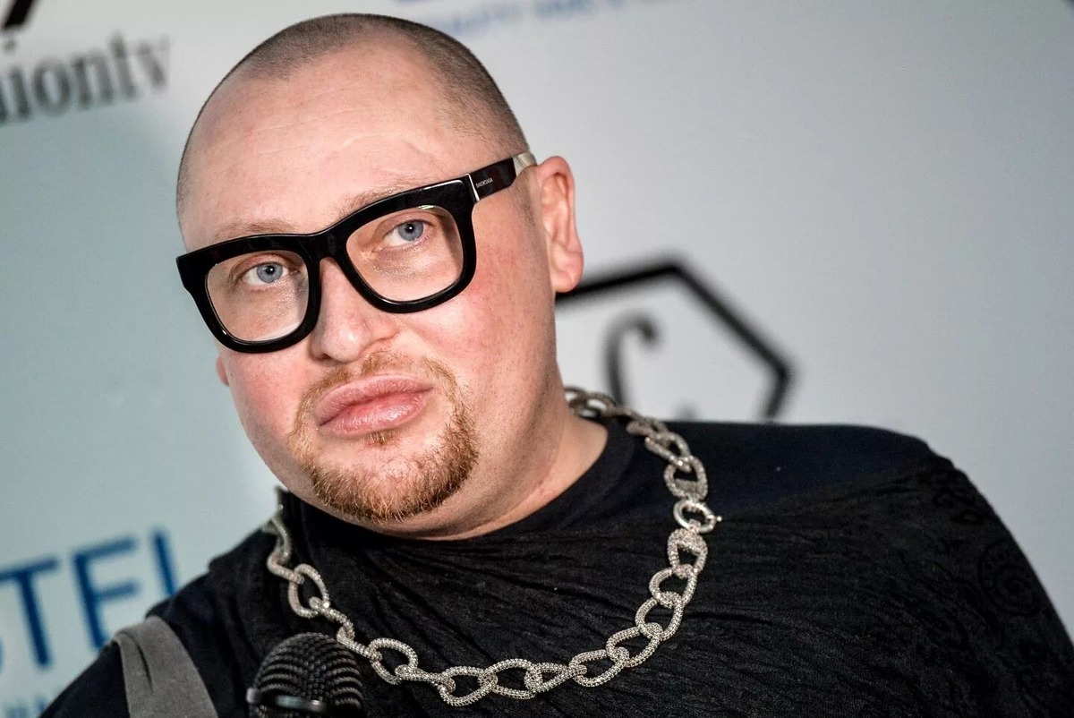 Певец Шура Медведев.