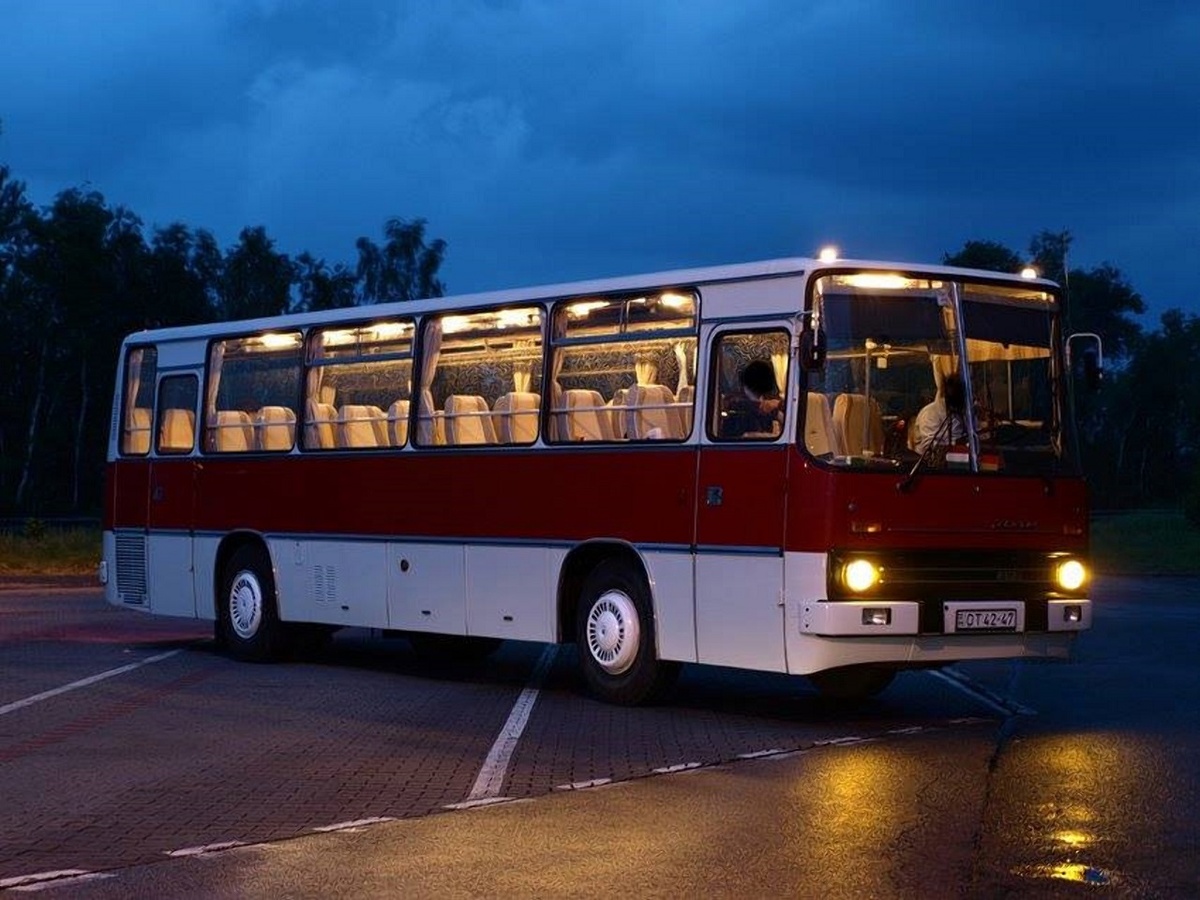 ▲ Ikarus 255.70E (1980 г. в). В 1994 году машина прошла капитально-восстановительный ремонт с заменой кузова. Снимок сделан в Венгрии в 2012 году  /// img.index.hu