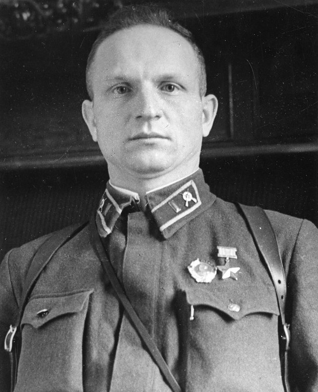 Кузьма Фёдорович Ветчинкин (1912 — 1986) — в 1941 году начальник 12-й погранзаставы 25-го погранотряда Молдавского погранокруга. Пограничники под его руководством удерживали заставу почти месяц. Потом К. Ф. Ветчинкин прошел всю Великую Отечественную войну, в 1944 году стал комендантом погранучастка 20-го погранотряда (вновь на границе с Румынией). Герой Советского Союза (26 августа 1941 года).