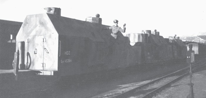 Картинка из свободных источников.  Узкоколейный бронепоезд со смешанным немецко-хорватским экипажем. 
