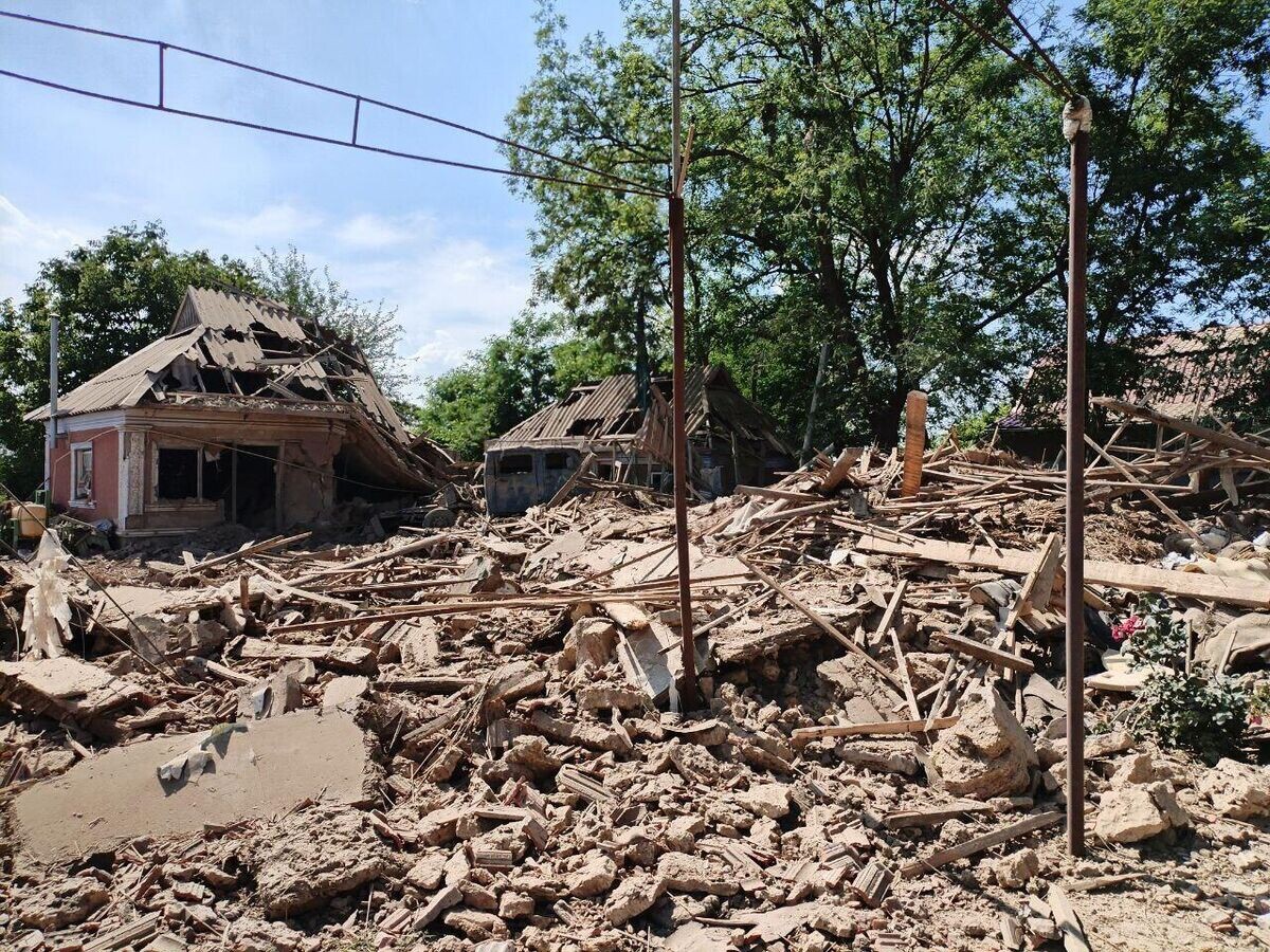    Последствия обстрела посёлка городского типа Новая Маячка в Херсонской области со стороны ВСУ© Фото : Владимир Сальдо/Telegram