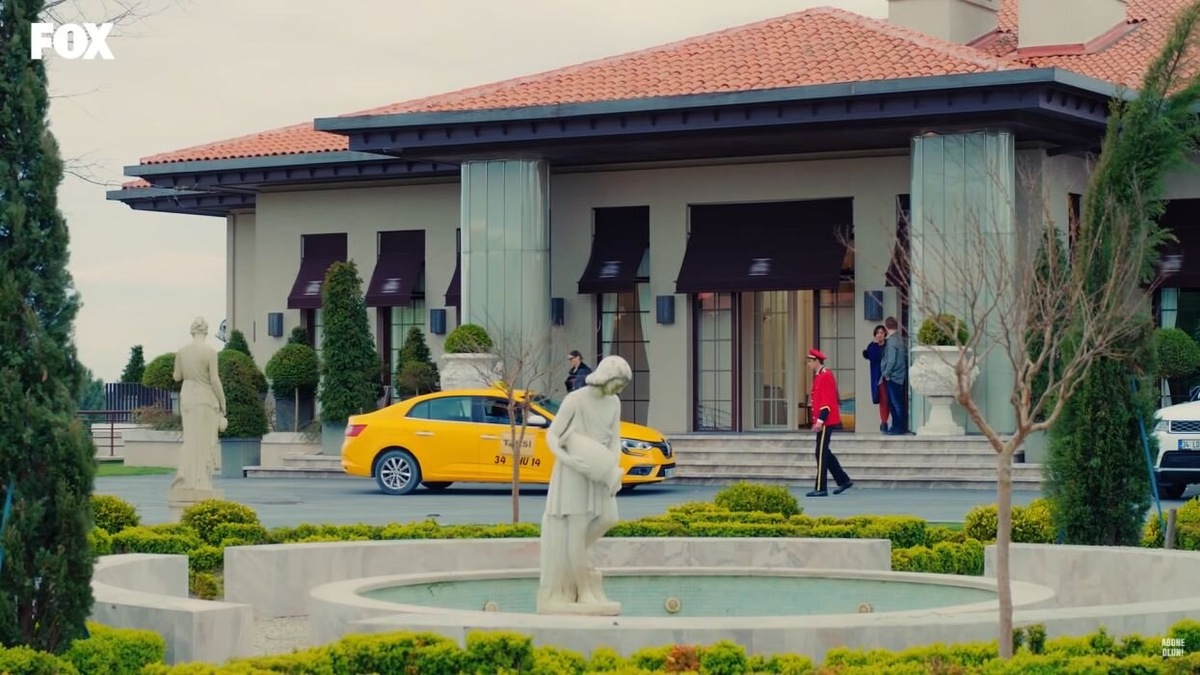 Кадр из сериала «Запретный плод», Турция, 2018 год