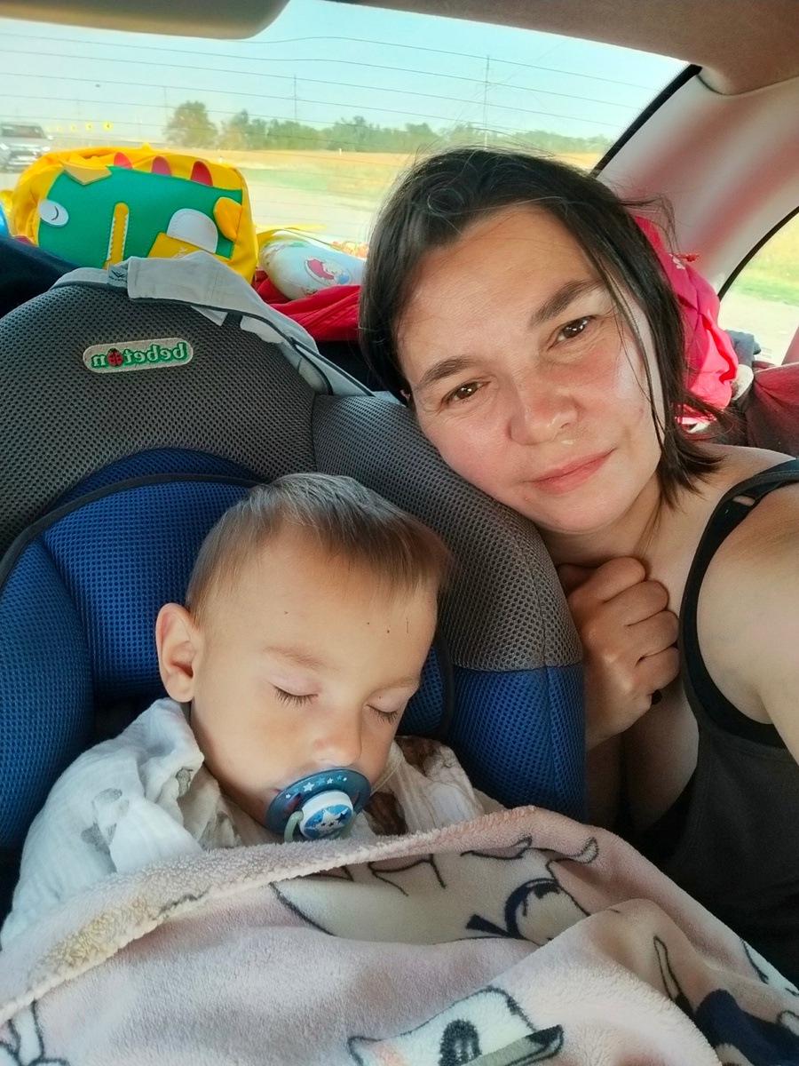 Дети в дороге много спали