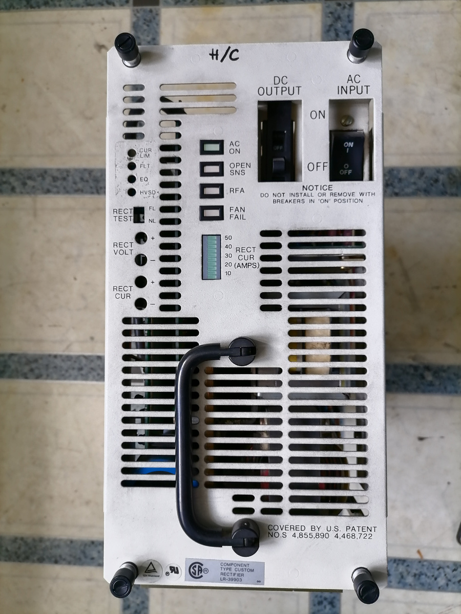 Рис.1. Вид на переднюю панель «Ректифаера».