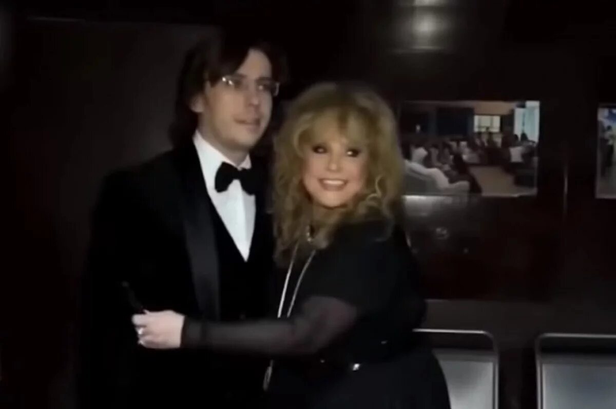    Олигархи Рублевки заявили, что Максим Галкин давит на Пугачеву