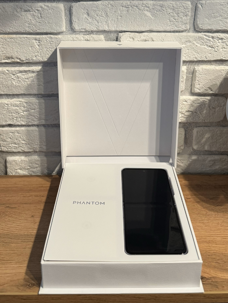 TECNO Phantom V Flip