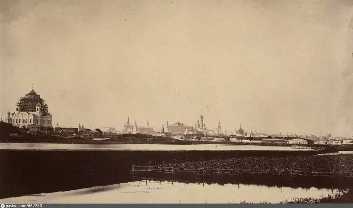 Архивное фото. Вид на Кремль с территории нынешней Третьяковской галереи. 1856 год. 