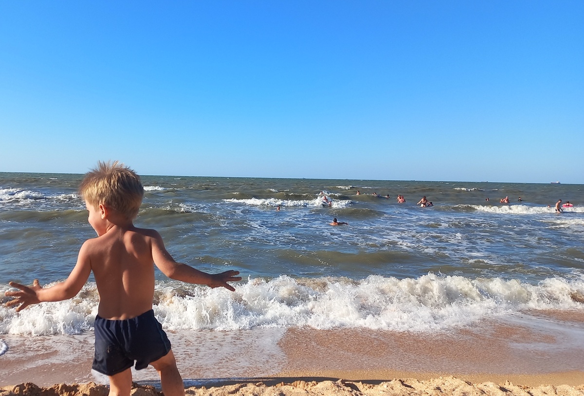 Случайный кадр, сделанный на пляже в Голубицкой