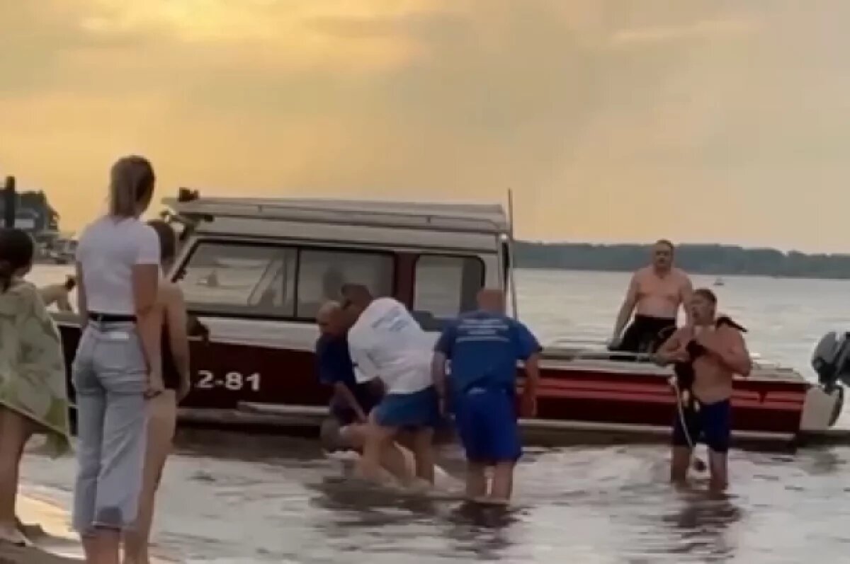   В Самаре на пляже у «Ладьи» утонул мужчина