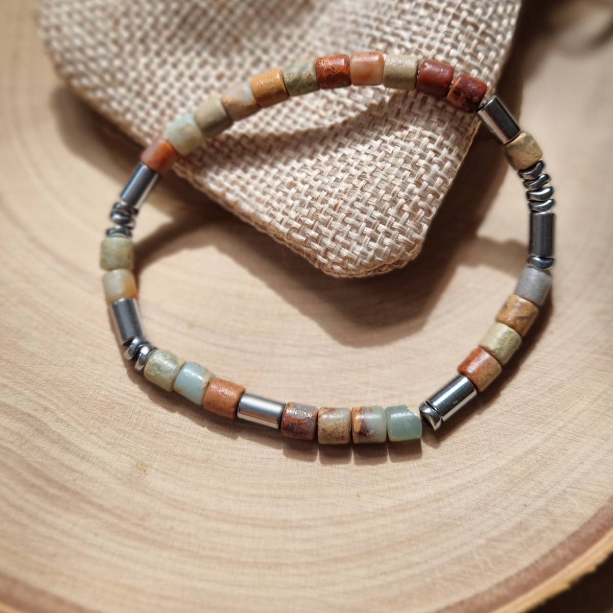 Браслет из камня шоушань с кодом Морзе "искренность" 