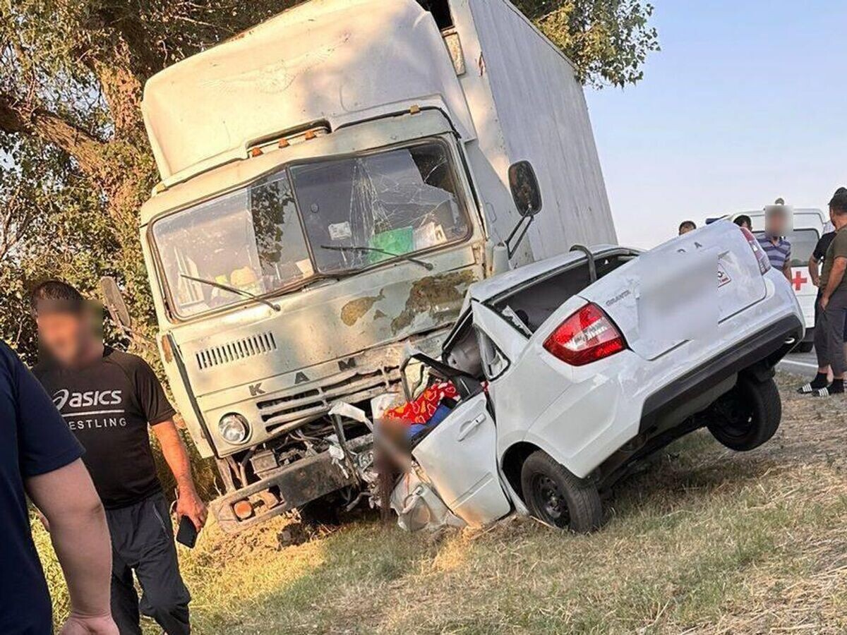    На месте ДТП в Кабардино-Балкарской Республике© Фото : Госавтоинспекция МВД по Кабардино-Балкарской Республике