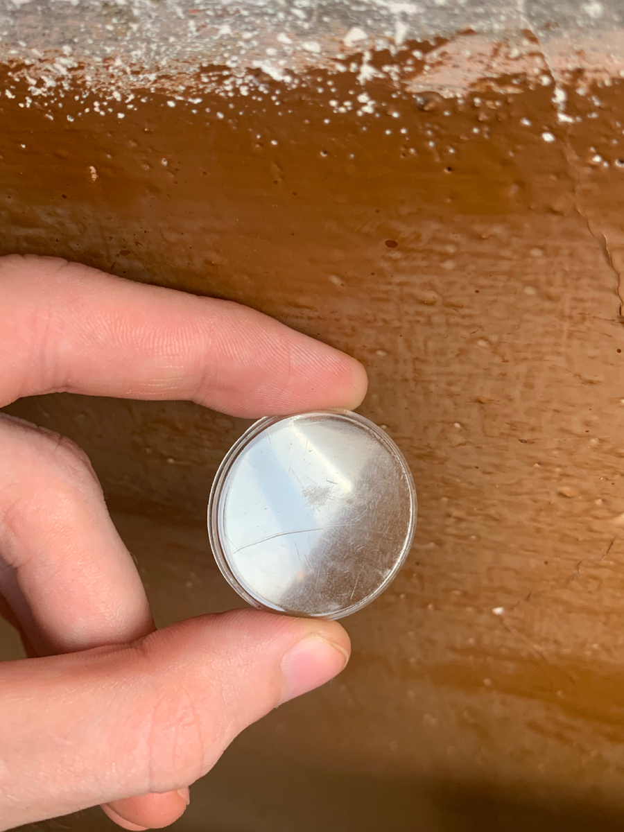 Форма для нашего дела вполне удачная, так как нет ярко выраженного купола и поверхность практически плоская.