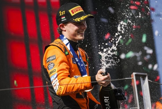    Оскар Пиастри