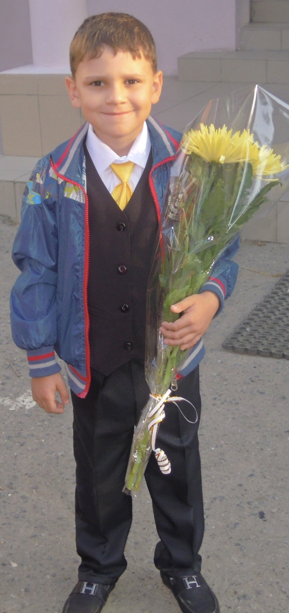 серьёзный мужчина в первый учебный день )))