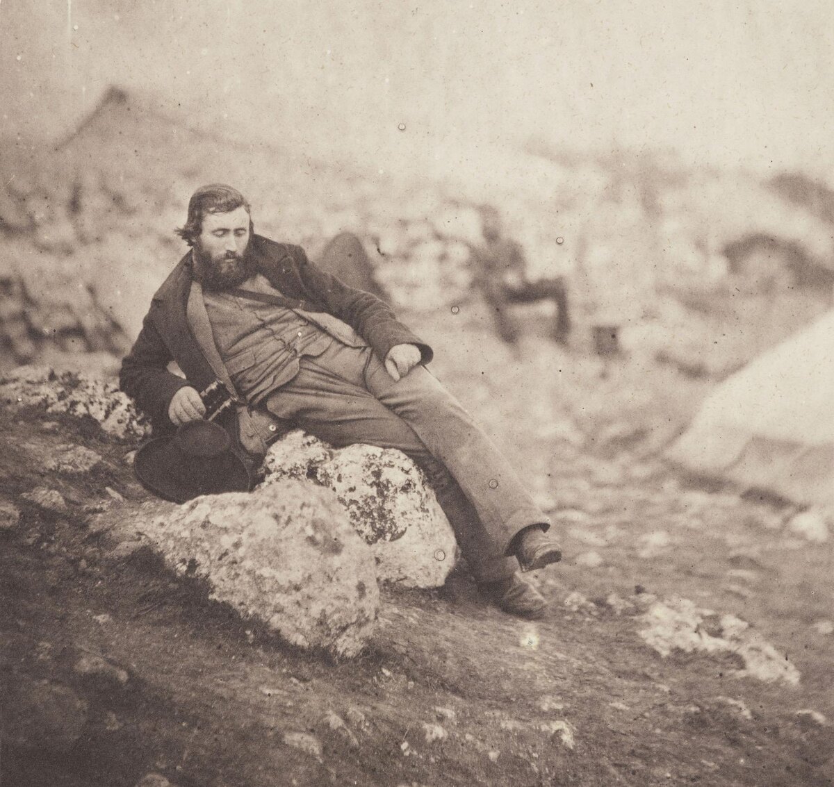 Уильям Симпсон (1823-1899) в военном лагере недалеко от Севастополя. Фотограф Роджер Фентон. 1855 г. Royal Collection Trust.