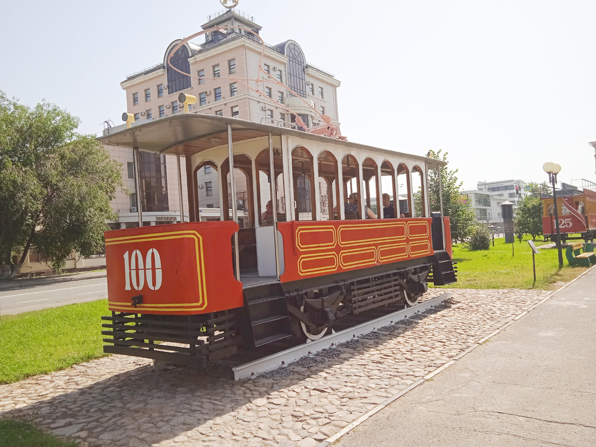 В салоне несколько «пассажиров». Фото автора.