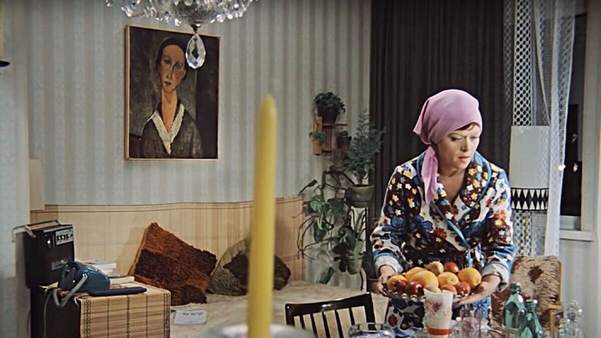 Кадр из кинофильма "Служебный роман"