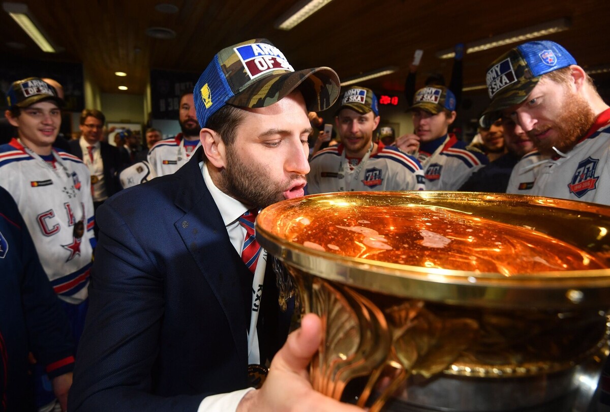 Роман Ротенберг уже пил шампанское из Кубка Гагарина.