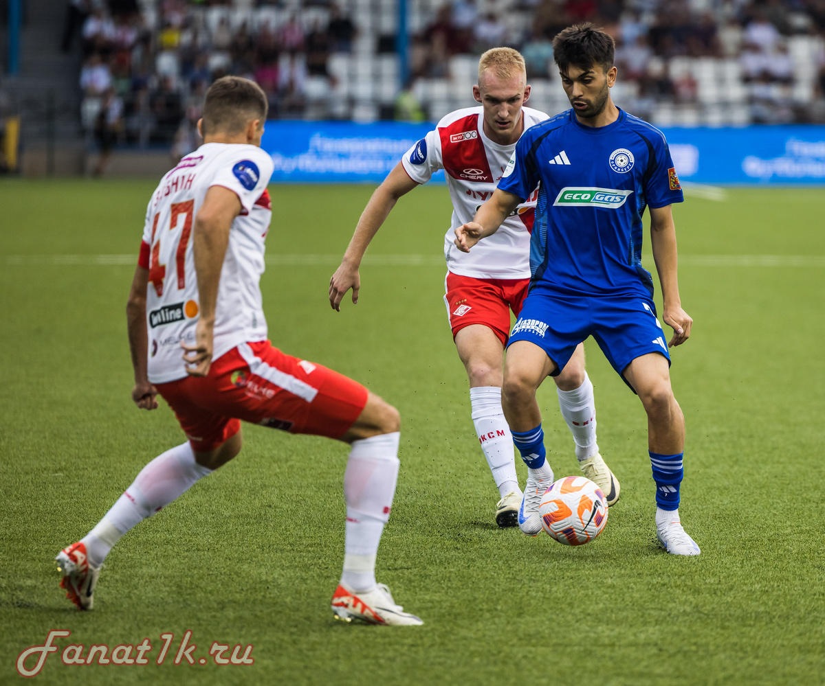 Фото заимствовано с сайта Fanat1k.ru, т.к. бездари из клуба ну удосужились залить фото с игры на сайт, как и бездари из Оренбурга