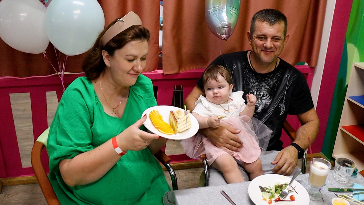 А  может ли женщина любить нескольких мужчин одновременно?