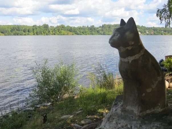 Памятник кошке Мухе