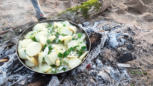 Поход и рыбалка на острове. Спиннинги, резинки, донки. Жареная картошка по-деревенски на костре.