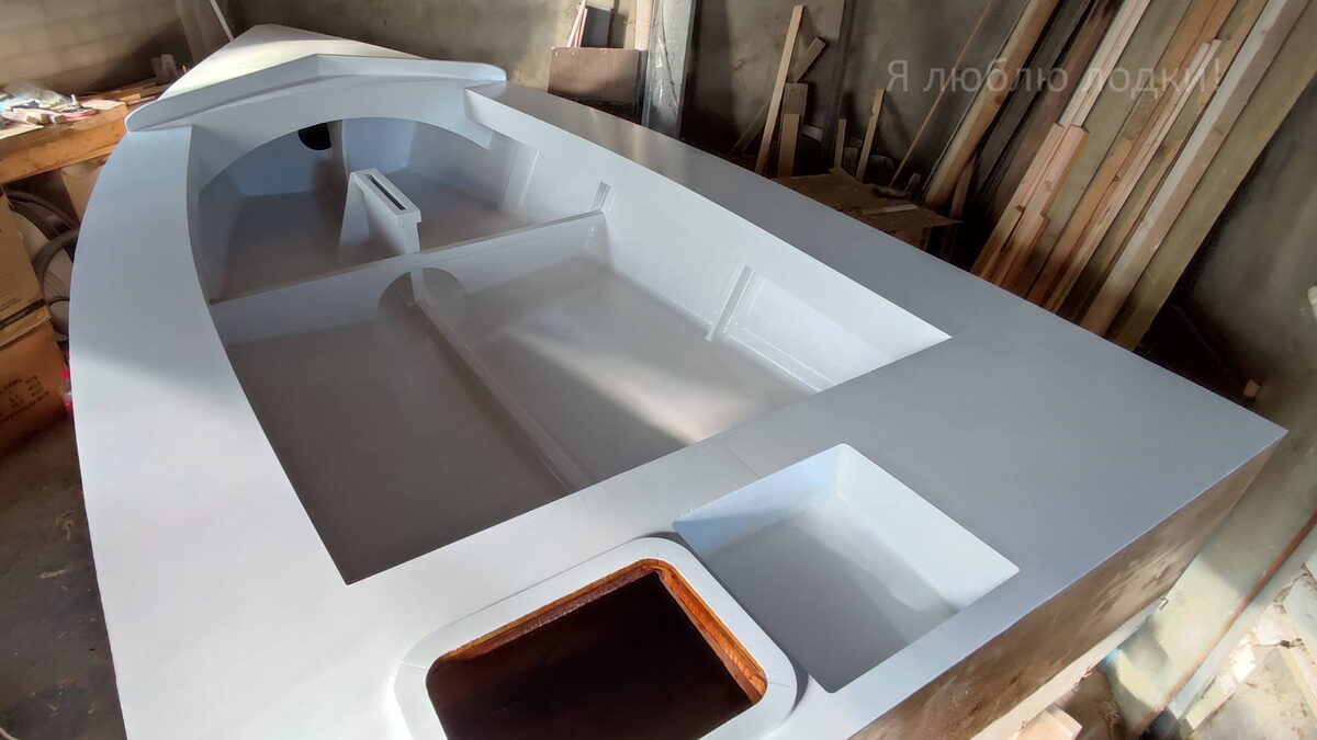 Лодка стала слегка напоминать акриловую ванну :)