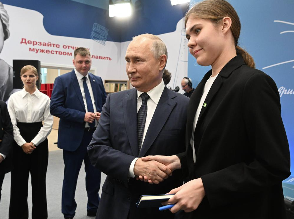 Кремлёвский лидер Путин любит покрасоваться перед школьниками и студентами © IMAGO/SNA/Ekaterina Chesnokova