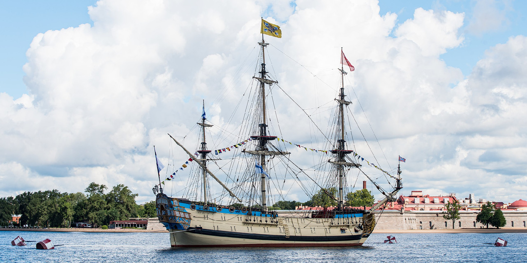 "Полтава" - линейный корабль Балтийского флота.