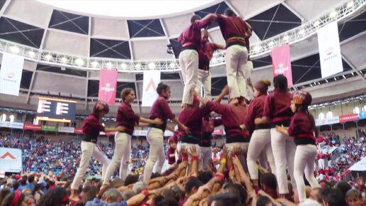 Tarragona. Castells - башни из людей.