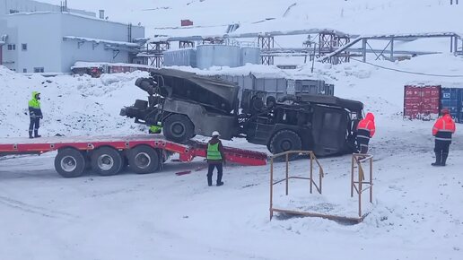 Посмотри, как тупят образованные начальники при погрузке подземной техники на трал