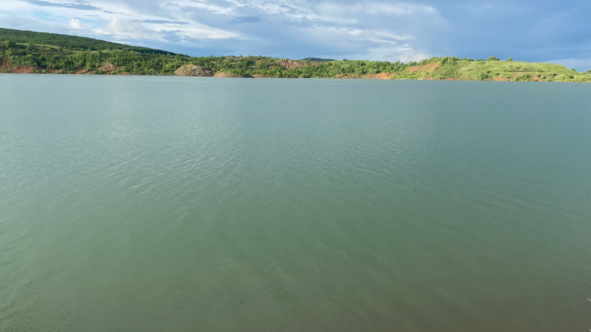 Очень богатый карьер разнообразием рыбы.